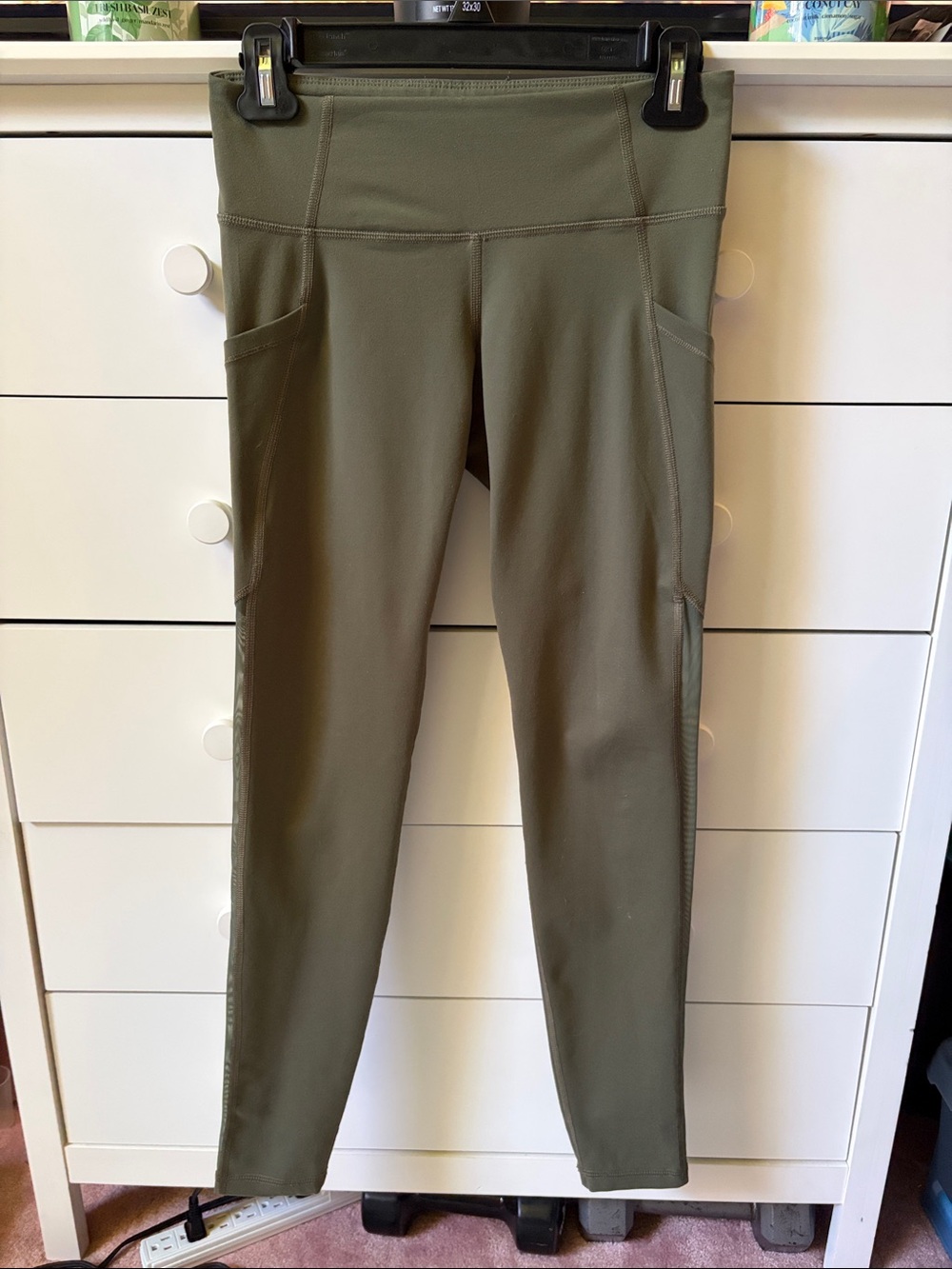 🧘🏻♀️ OLD NAVY WOMENS SIZE SMALL GO-DRY OLIVE GREEN POCKET LEGGING